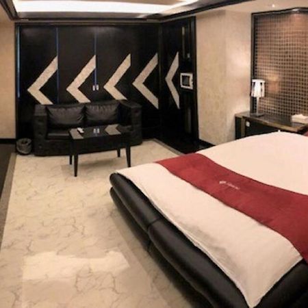 Prime Hotel Fulula プライムホテル フルーラ (Adults Only) Осака Екстериор снимка