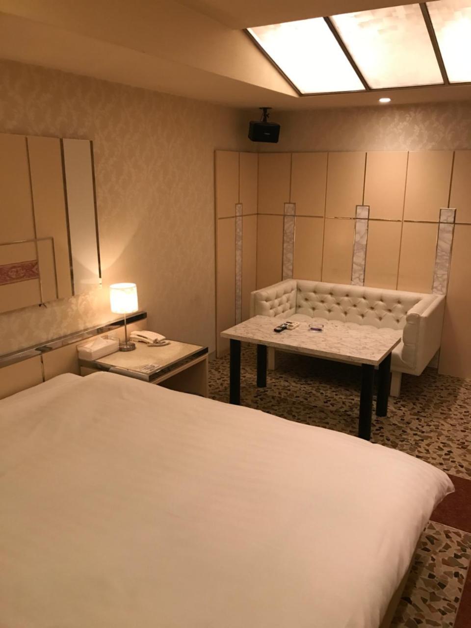 Prime Hotel Fulula プライムホテル フルーラ (Adults Only) Осака Екстериор снимка